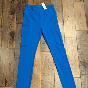 Lou & Grey Feel Good Zip Pocket Leggings